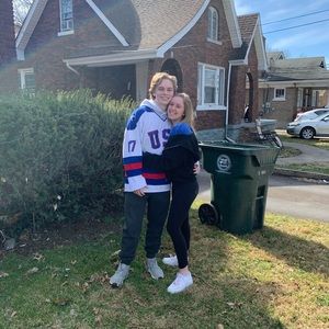 Meet your Posher, Hailey